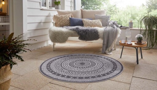 Binnen & buiten vloerkleed rond Mandala - grijs/zilver - sfeer
