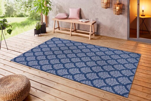 Binnen & buiten vloerkleed Forest - blauw/crème - sfeer