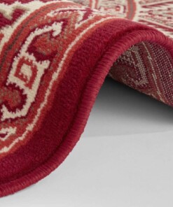 Klassiek vloerkleed rond Saricha Belutsch - rood - close up rol, thumbnail Klassiek vloerkleed rond Saricha Belutsch - rood - close up rol, thumbnail