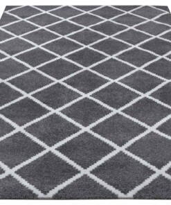 Modern vloerkleed ruiten Capri - donkergrijs - overzicht schuin, thumbnail Modern vloerkleed ruiten Capri - donkergrijs - overzicht schuin, thumbnail