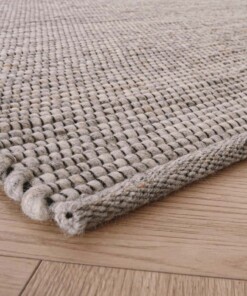 Wollen vloerkleed Lett - lichtgrijs - close up hoek, thumbnail Wollen vloerkleed Lett - lichtgrijs - close up hoek, thumbnail