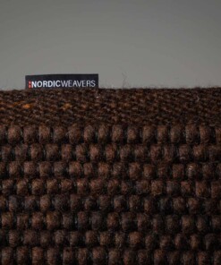 Wollen vloerkleed Lett - cacao - close up zijkant, thumbnail