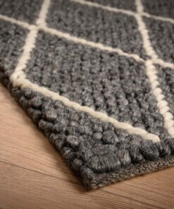 Wollen vloerkleed - ruiten Vinduer - donkergrijs/crème - close up hoek, thumbnail
