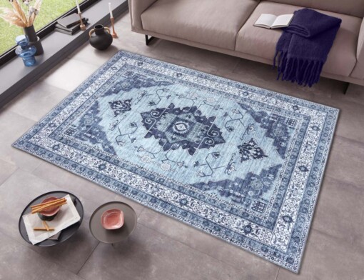 Design vloerkleed Heriz Kahar Elle Decoration - lichtblauw/grijs - sfeer