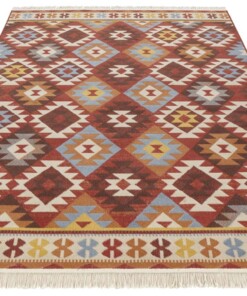 Kelim vloerkleed ruiten Zohra - rood/multi - overzicht schuin, thumbnail Kelim vloerkleed ruiten Zohra - rood/multi - overzicht schuin, thumbnail