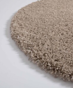 Rond hoogpolig vloerkleed - Cozy Shaggy - beige - close up hoek, thumbnail