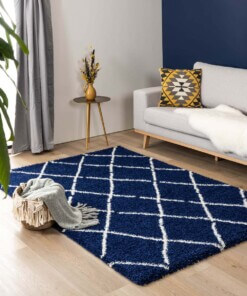 Hoogpolig vloerkleed ruiten Artisan - marineblauw/wit - sfeer