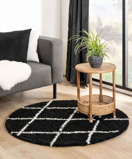 Rond hoogpolig vloerkleed ruiten Habitat - zwart/wit - sfeer