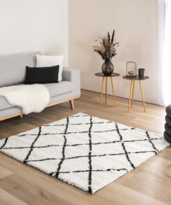 Vierkant hoogpolig vloerkleed ruiten Artisan - wit/zwart