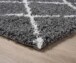 Vierkant hoogpolig vloerkleed ruiten Habitat - wit/zwart - close up, thumbnail