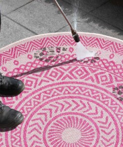 Rond buitenkleed geometrisch - Giro roze/crème - close up, thumbnail