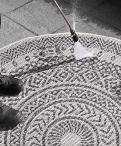 Rond buitenkleed geometrisch - Giro grijs/crème - close up, thumbnail