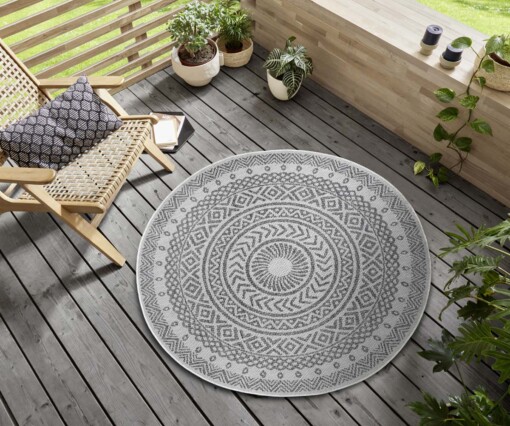 Rond buitenkleed geometrisch - Giro grijs/crème - sfeer