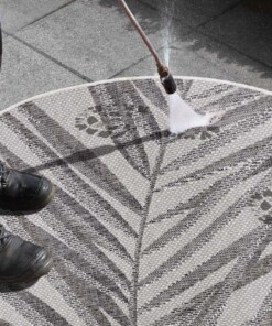 Rond buitenkleed palm - Palm grijs/crème - close up, thumbnail Rond buitenkleed palm - Palm grijs/crème - close up, thumbnail