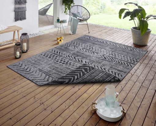 Binnen & Buiten vloerkleed Biri - zilver/zwart - sfeer
