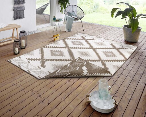 Binnen & buiten vloerkleed ruiten Malibu - lichtbruin/crème - sfeer