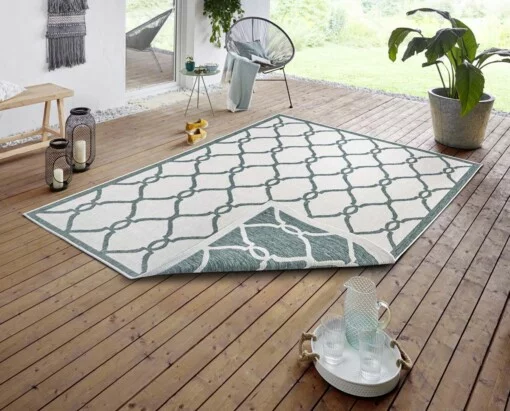 Binnen & buiten vloerkleed Rimini - groen/crème - sfeer