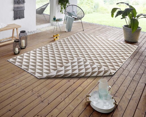 Binnen & buiten vloerkleed ruiten Tahiti - lichtbruin/creme - sfeer