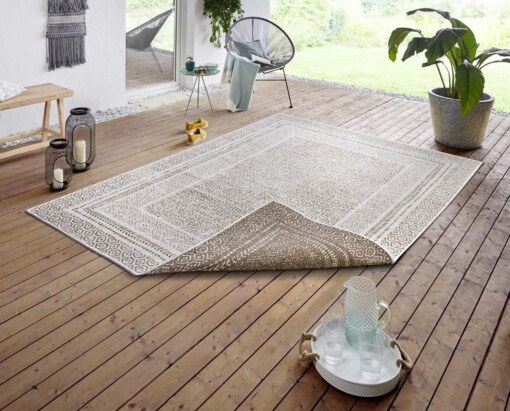 Binnen & buiten vloerkleed Retro - lichtbruin - sfeer