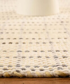 Wollen vloerkleed - Verdal crème/groen - close up zijkant, thumbnail