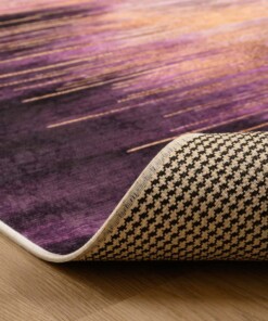 Modern vloerkleed wasbaar - Moderna goud/paars - close up vouw, thumbnail Modern vloerkleed wasbaar - Moderna goud/paars - close up vouw, thumbnail