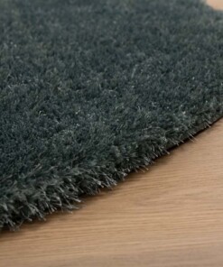 Ovaal hoogpolig vloerkleed velvet - Posh blauw - close up, thumbnail Ovaal hoogpolig vloerkleed velvet - Posh blauw - close up, thumbnail