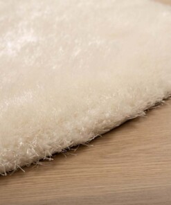 Ovaal hoogpolig vloerkleed velvet - Posh wit - close up, thumbnail Ovaal hoogpolig vloerkleed velvet - Posh wit - close up, thumbnail