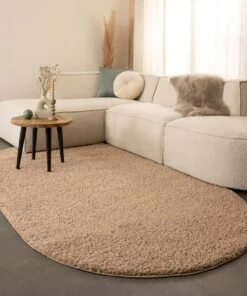 Ovaal hoogpolig vloerkleed shaggy Trend effen - beige - sfeer