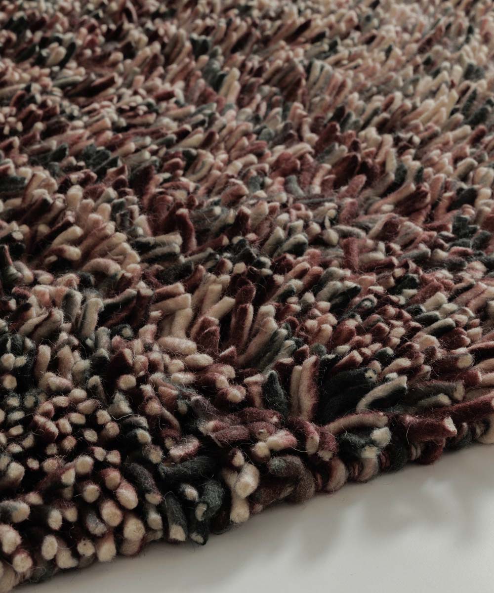 Hoogpolig vloerkleed wol - Aurelia paars - close up Hoogpolig vloerkleed wol - Aurelia paars - close up