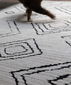 Berber vloerkleed Beni Ouarain Bahij - crème/zwart - close up, thumbnail Berber vloerkleed Beni Ouarain Bahij - crème/zwart - close up, thumbnail