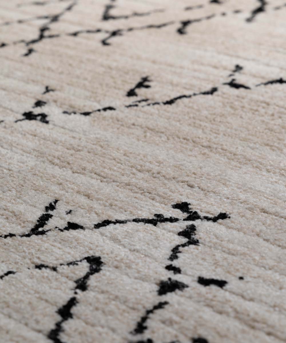 Berber vloerkleed Beni Ouarain Sufian - crème/zwart - close up Berber vloerkleed Beni Ouarain Sufian - crème/zwart - close up