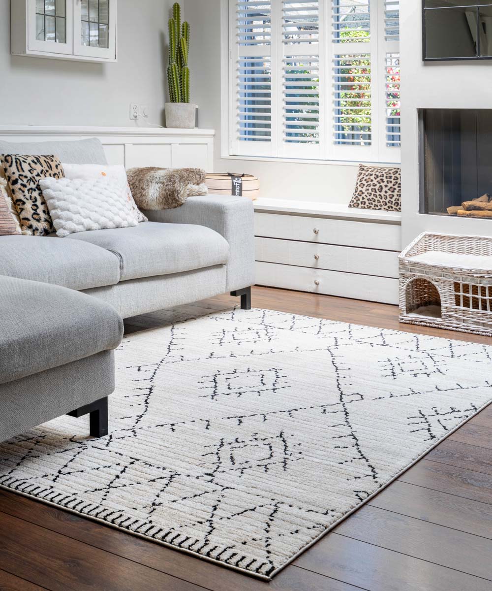 Berber vloerkleed Beni Ouarain Sufian - crème/zwart - sfeer Berber vloerkleed Beni Ouarain Sufian - crème/zwart - sfeer