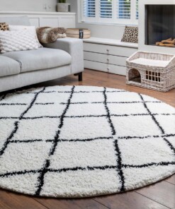 Rond hoogpolig vloerkleed ruiten Habitat - wit/zwart - sfeer