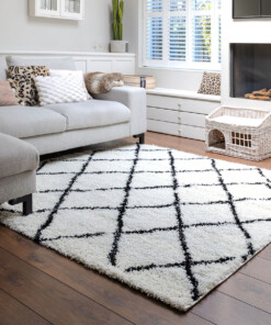 Vierkant hoogpolig vloerkleed ruiten Habitat - wit/zwart - sfeer Vierkant hoogpolig vloerkleed ruiten Habitat - wit/zwart - sfeer