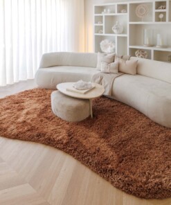 Organisch vloerkleed Shaggy - Sveve cognac - sfeer