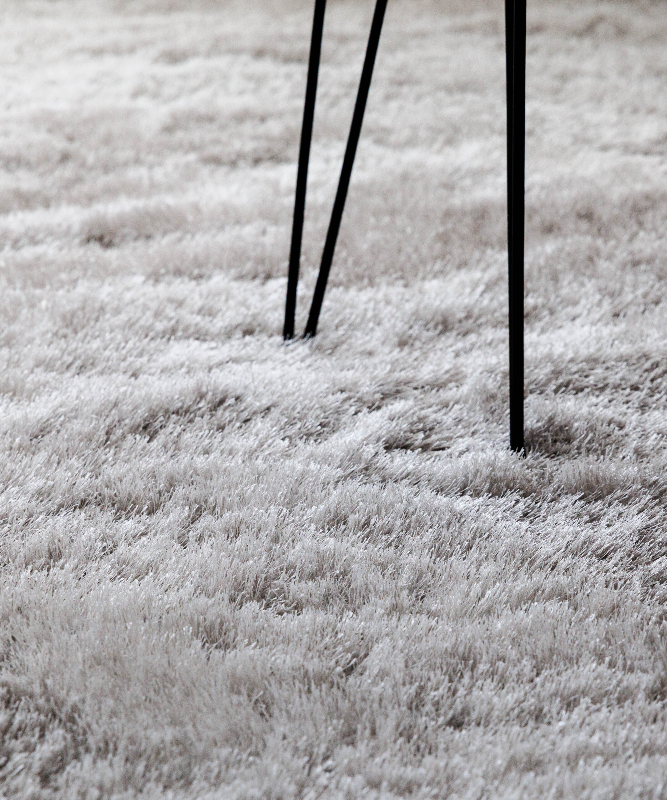 Rond hoogpolig vloerkleed velvet - Posh lichtzilver - close up Rond hoogpolig vloerkleed velvet - Posh lichtzilver - close up