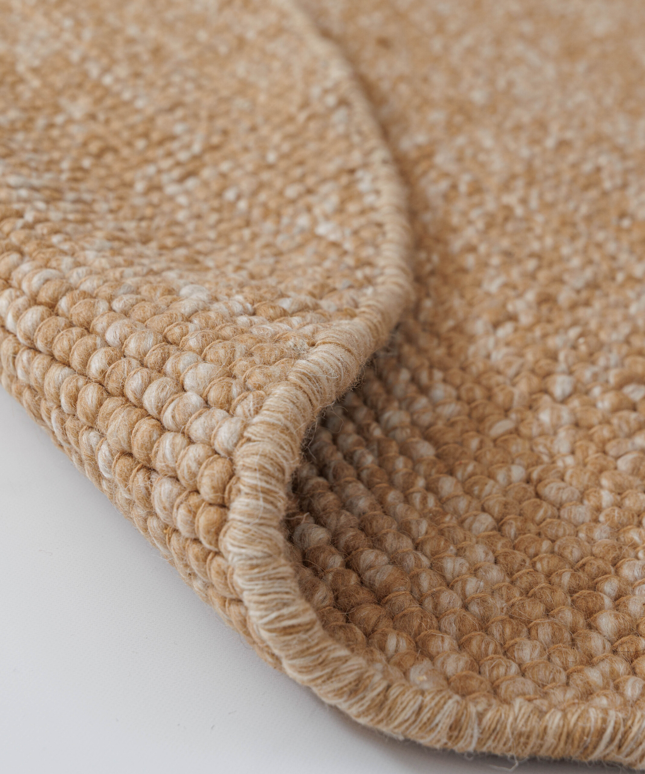 Rond wollen vloerkleed - Silvull cognac - close up Rond wollen vloerkleed - Silvull cognac - close up
