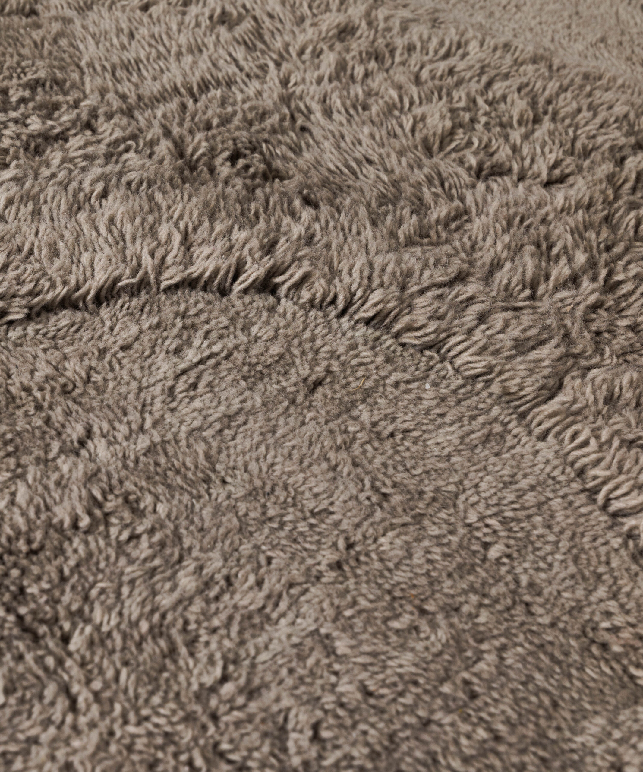 Organisch vloerkleed - Tjørne Mose taupe - close up Organisch vloerkleed - Tjørne Mose taupe - close up